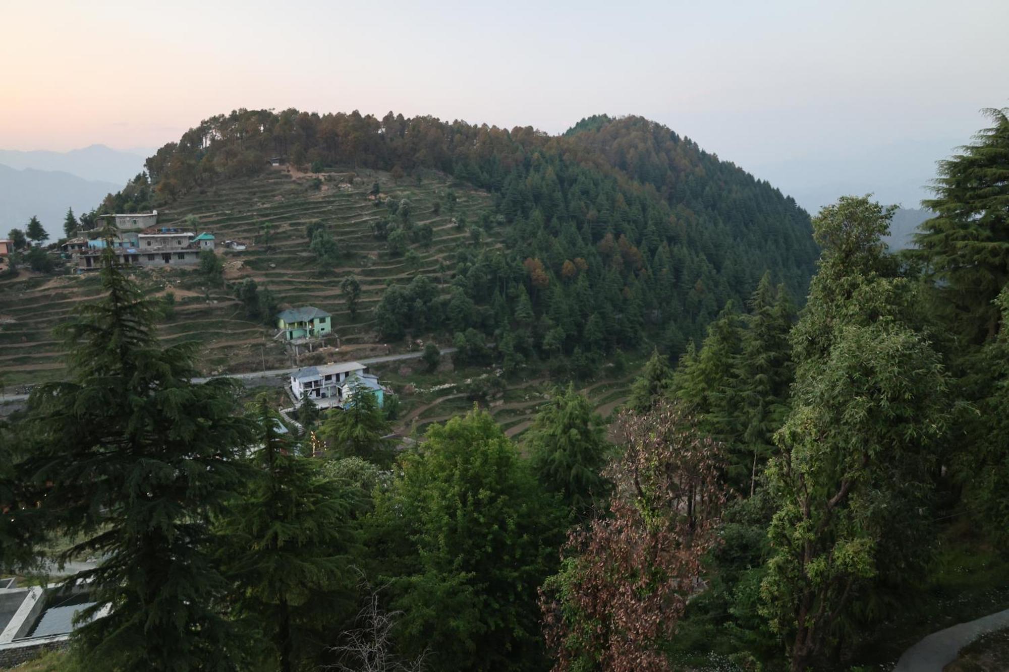 Mud House , Homestay Heritage Далхаузи Экстерьер фото